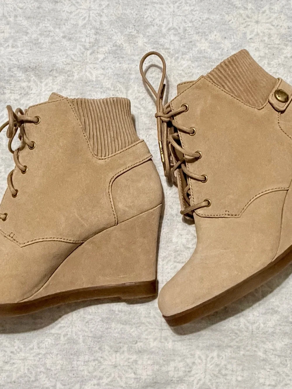 MICHAEL Michael Kors Women's Carrigan Bootie Suede Dark Khaki, Size:8